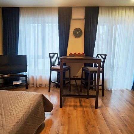 Apartments Franny'S Bees Вильнюс Экстерьер фото