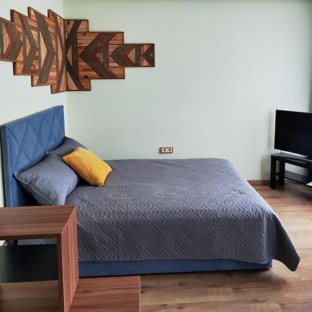 Apartments Franny'S Bees Вильнюс Экстерьер фото
