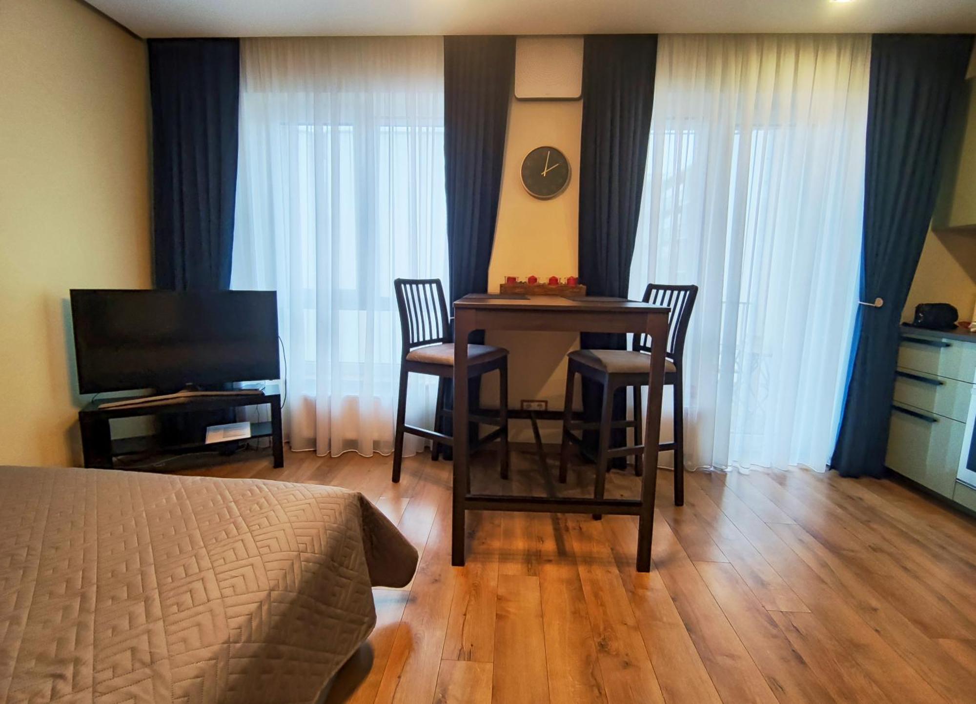 Apartments Franny'S Bees Вильнюс Экстерьер фото